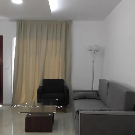 Bella Rosa Cyprus לינה וארוחת בוקר קורל ביי