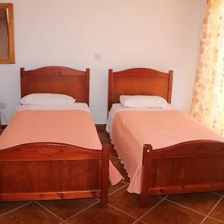 לינה וארוחת בוקר Bella Rosa Cyprus