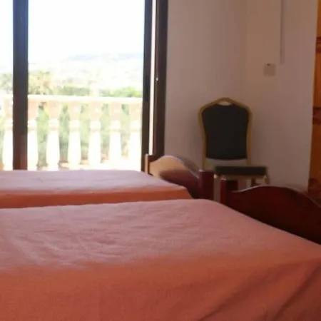 Bella Rosa Cyprus Alojamento de Acomodação e Pequeno-almoço Coral Bay