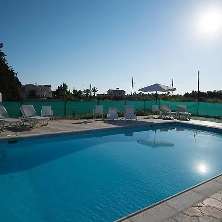 Bed & Breakfast Bella Rosa Cyprus Coral Bay