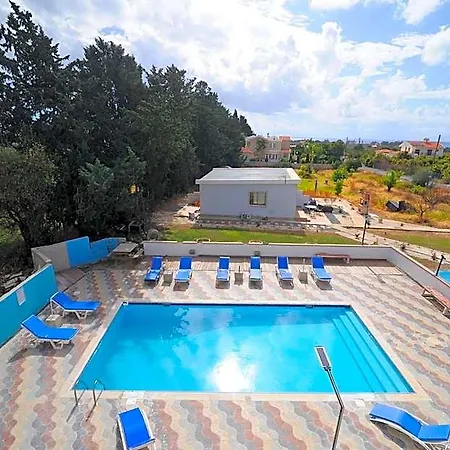 Bella Rosa Cyprus Bed & Breakfast 3*