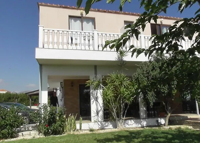 فندق مبيت وإفطار Bella Rosa Cyprus كورال باي