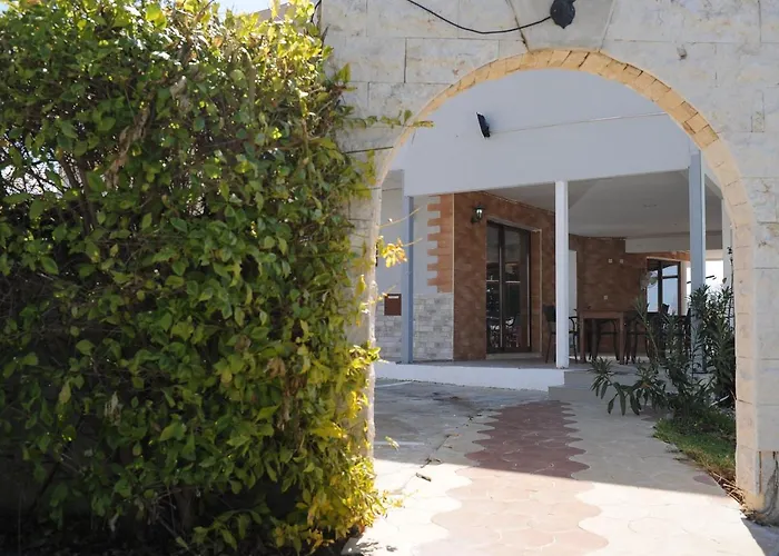 Bella Rosa Cyprus كورال باي